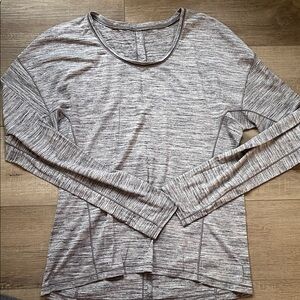 Lululemon Athletica Heathered Gray Long Sleeve Top